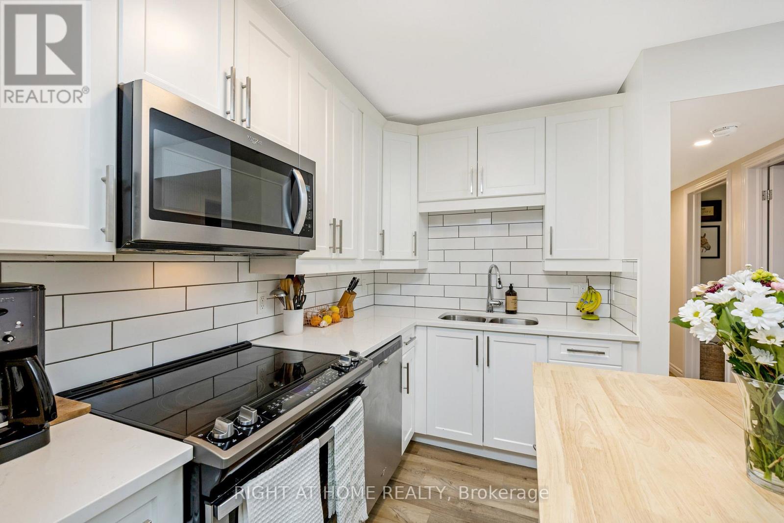 #203 264 ALMA STREET - 8