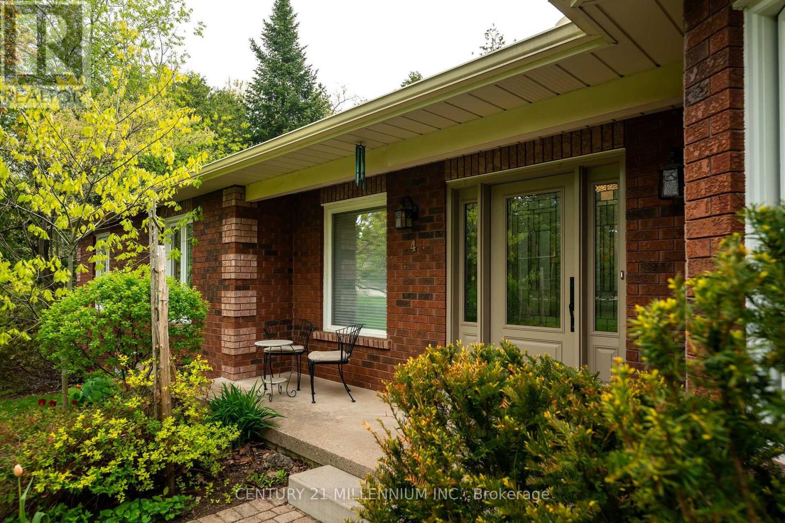 4 BRUCEDALE BOULEVARD - Image 2