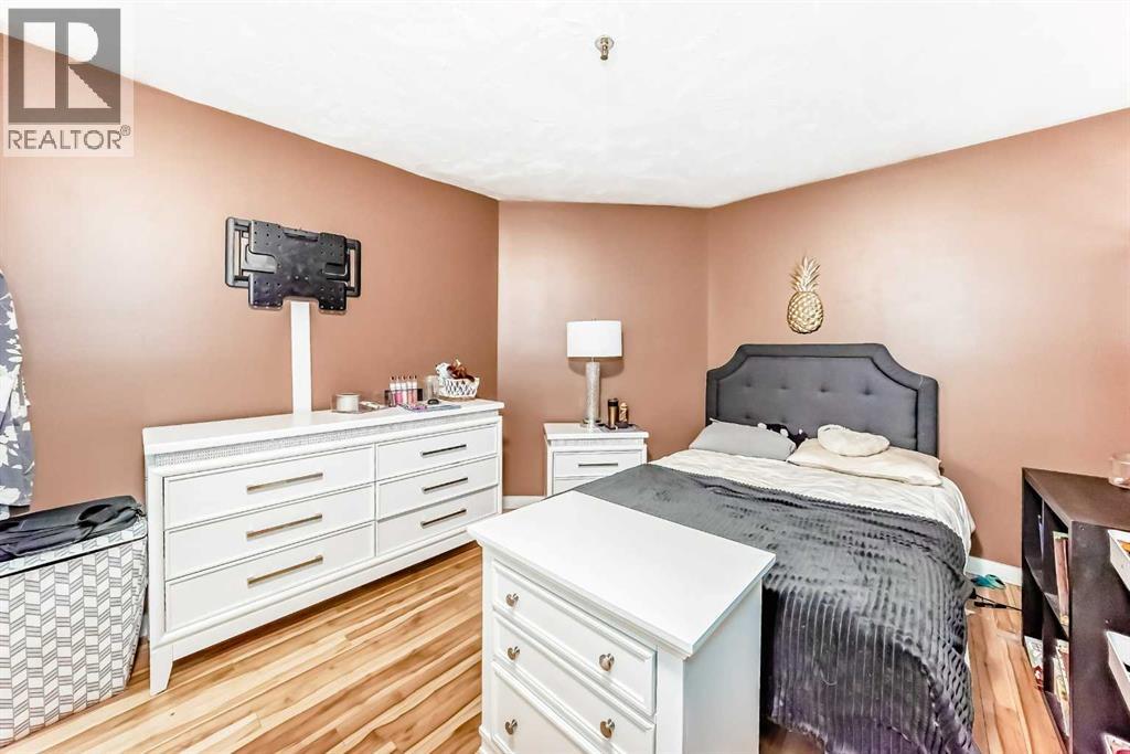 #110 525 56 Avenue SW - 40