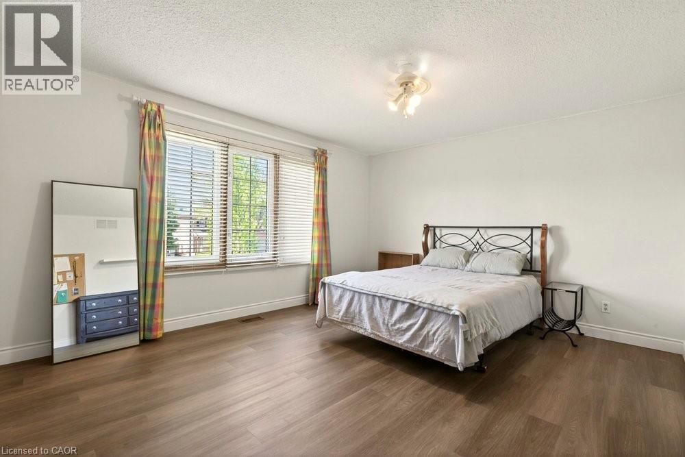 72 GURNETT Drive - 16