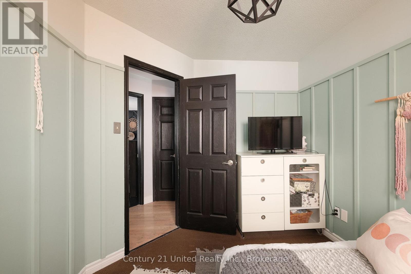 2229 LORRAINE DRIVE - 17