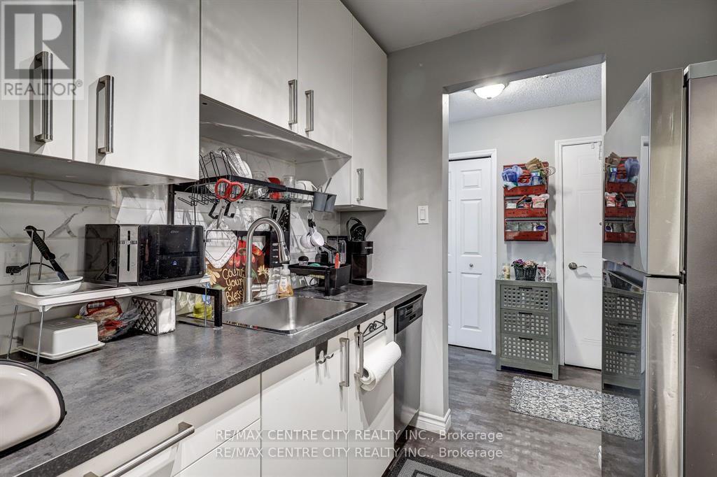 #109 440 WELLINGTON STREET - 11