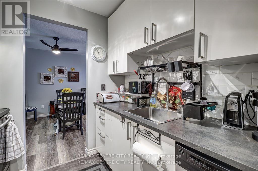 #109 440 WELLINGTON STREET - 12