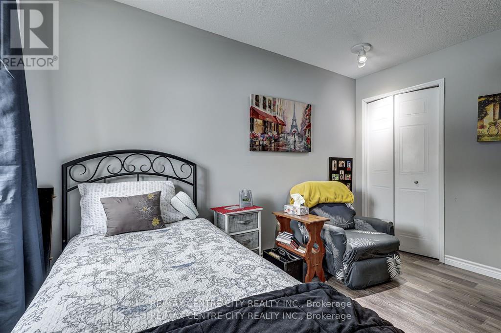 #109 440 WELLINGTON STREET - 19