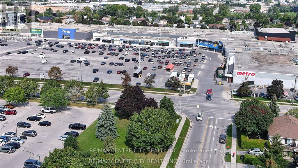 #109 440 WELLINGTON STREET - 2