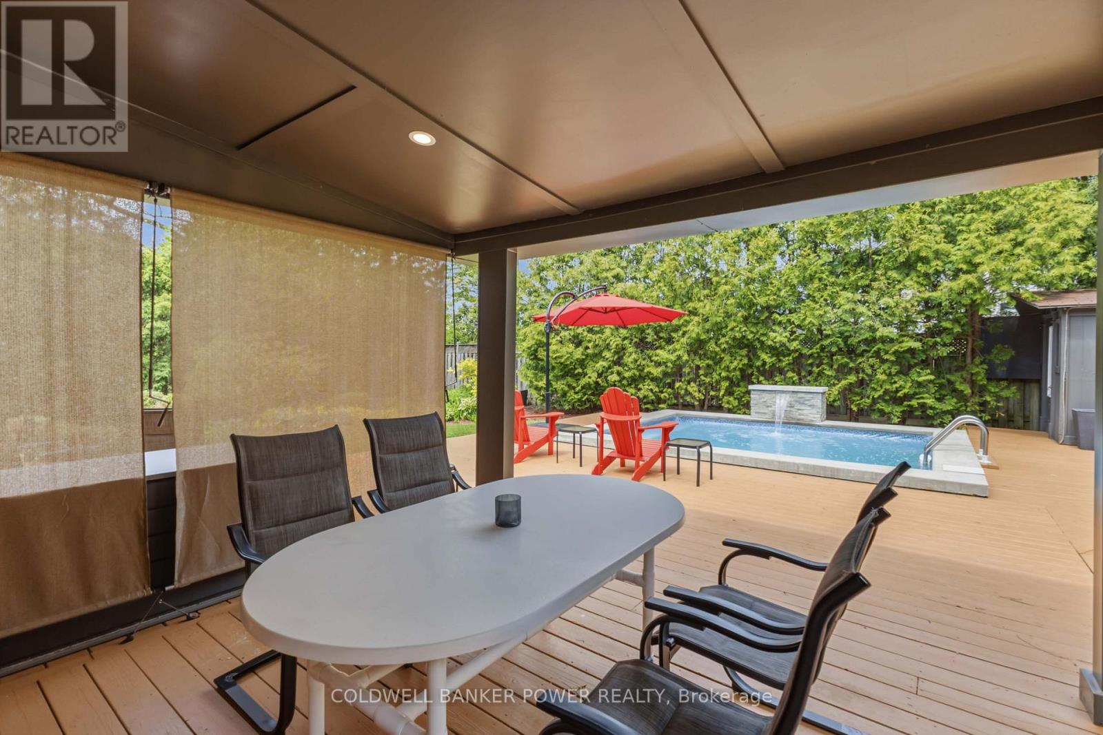 19 LINKSGATE ROAD - 40