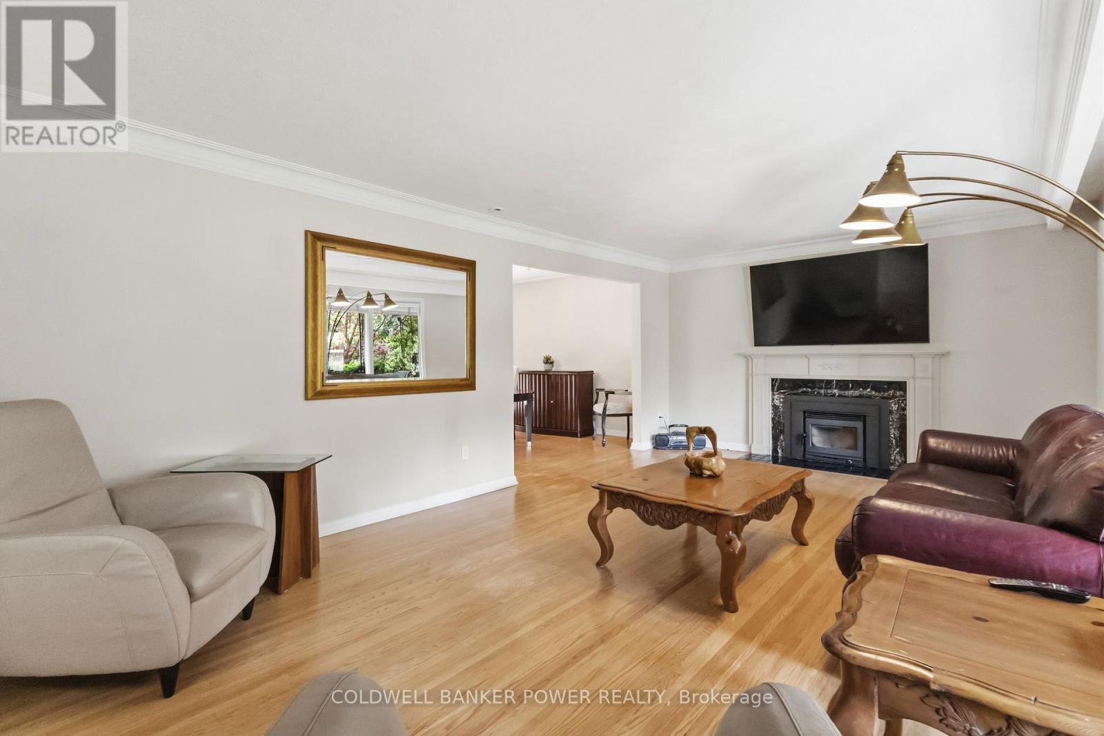 19 LINKSGATE ROAD - 9