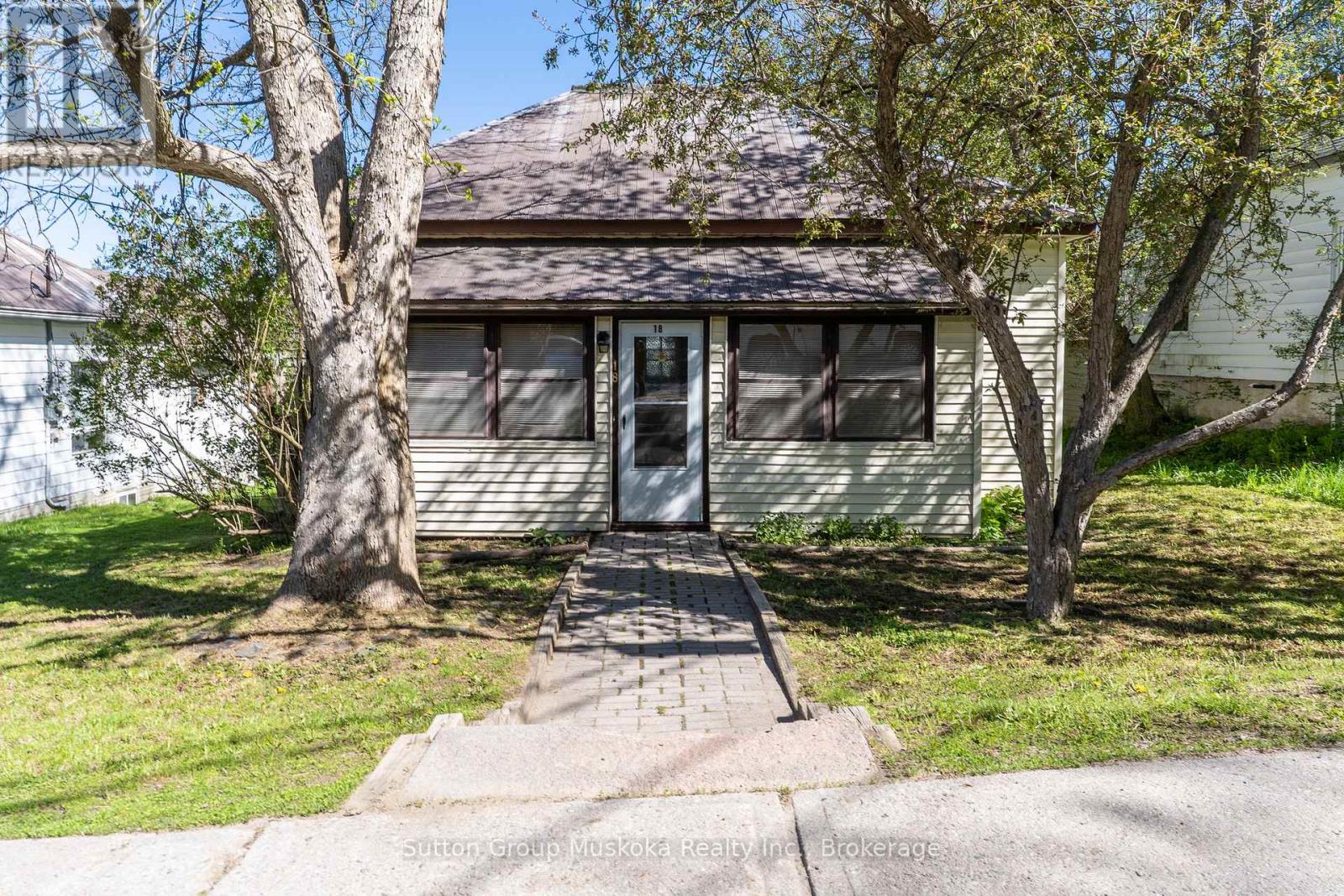 18 SUSAN STREET W - 23