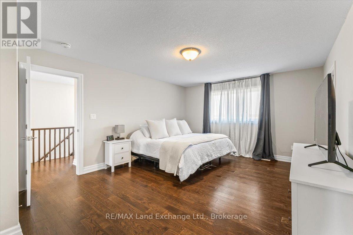 395 MARY ROSE AVENUE - 16