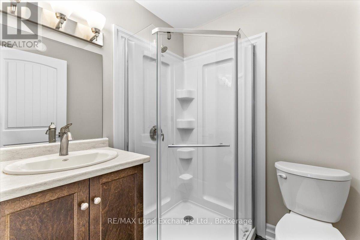 395 MARY ROSE AVENUE - 22