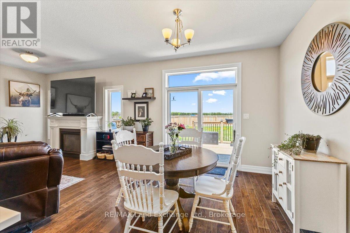 395 MARY ROSE AVENUE - 5