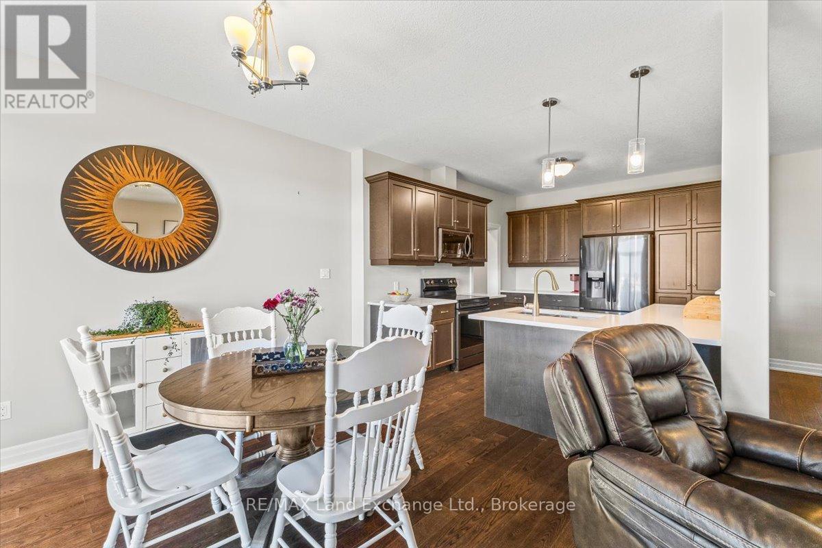 395 MARY ROSE AVENUE - 6