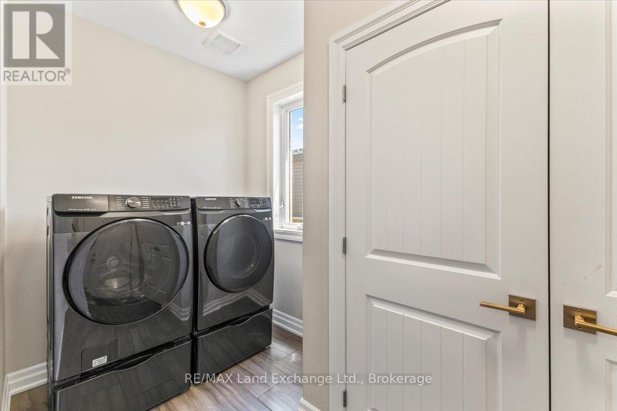 395 MARY ROSE AVENUE - 9