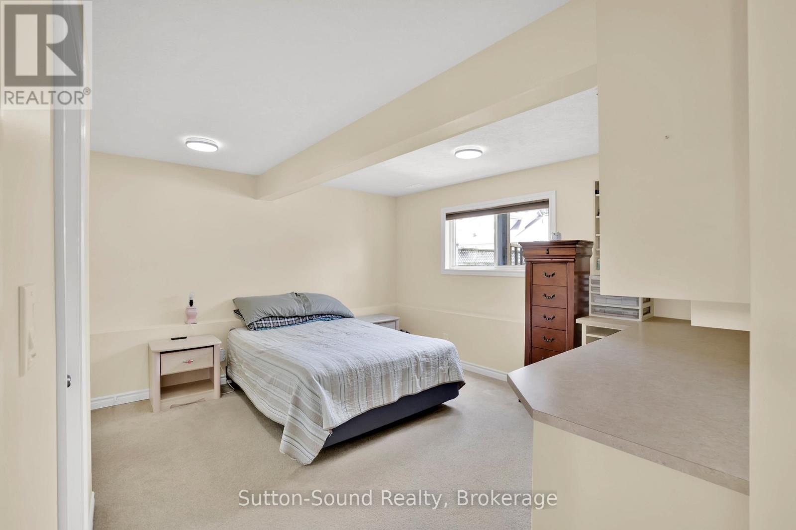 900 10TH AVENUE E - 25