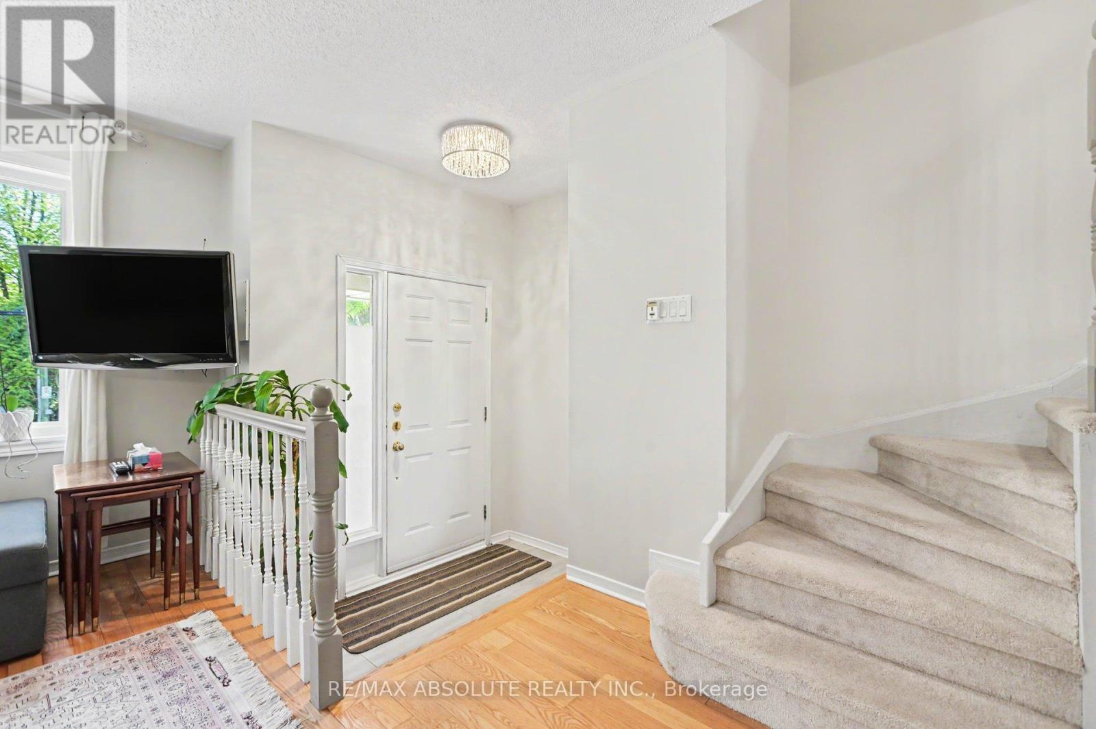 700 TWEEDSMUIR AVENUE - 18