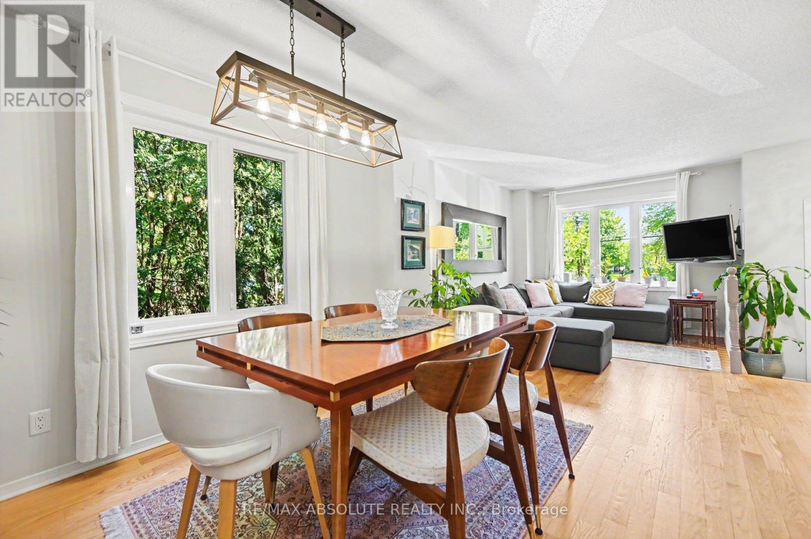 700 TWEEDSMUIR AVENUE - 4