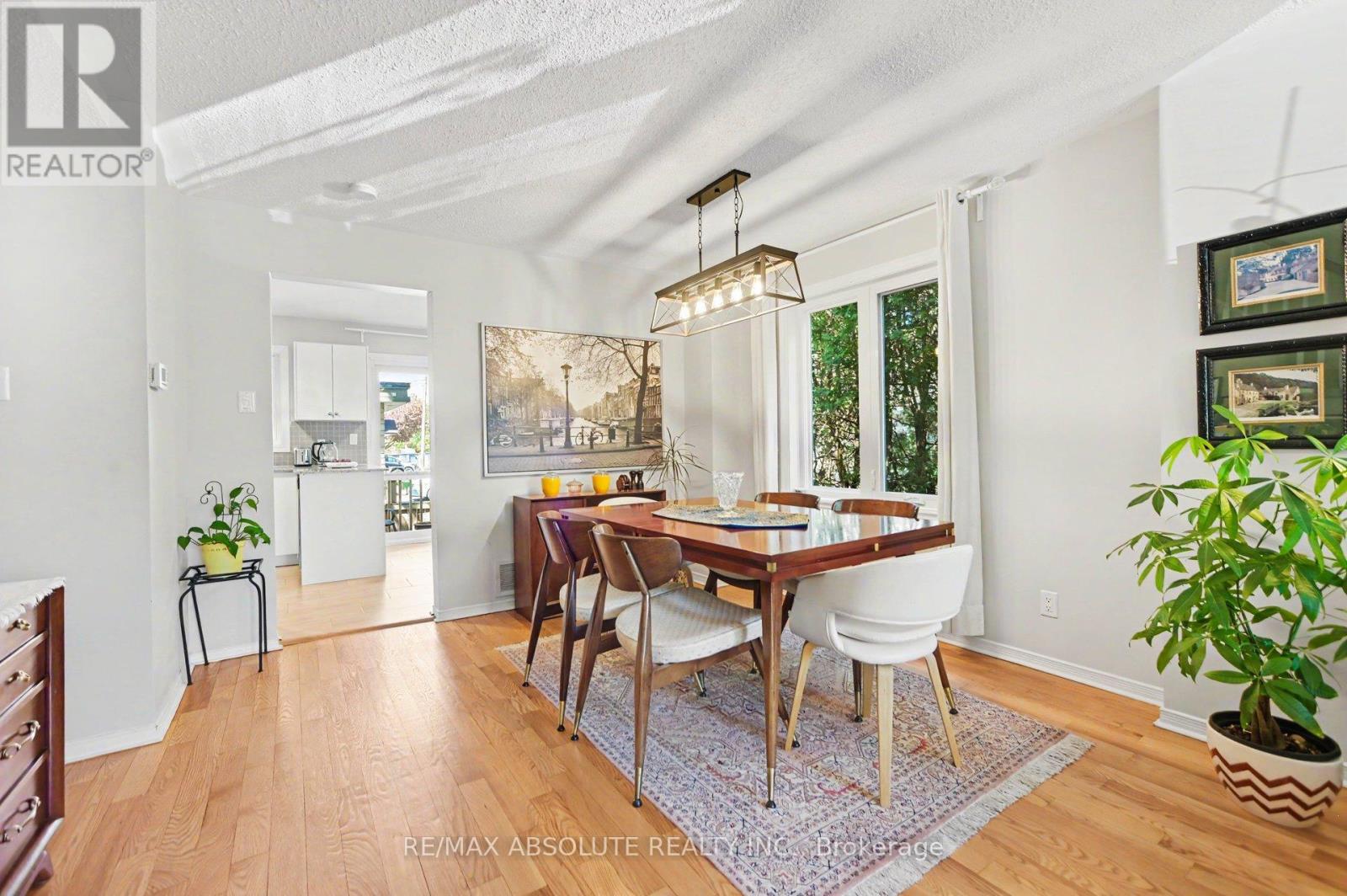 700 TWEEDSMUIR AVENUE - 5