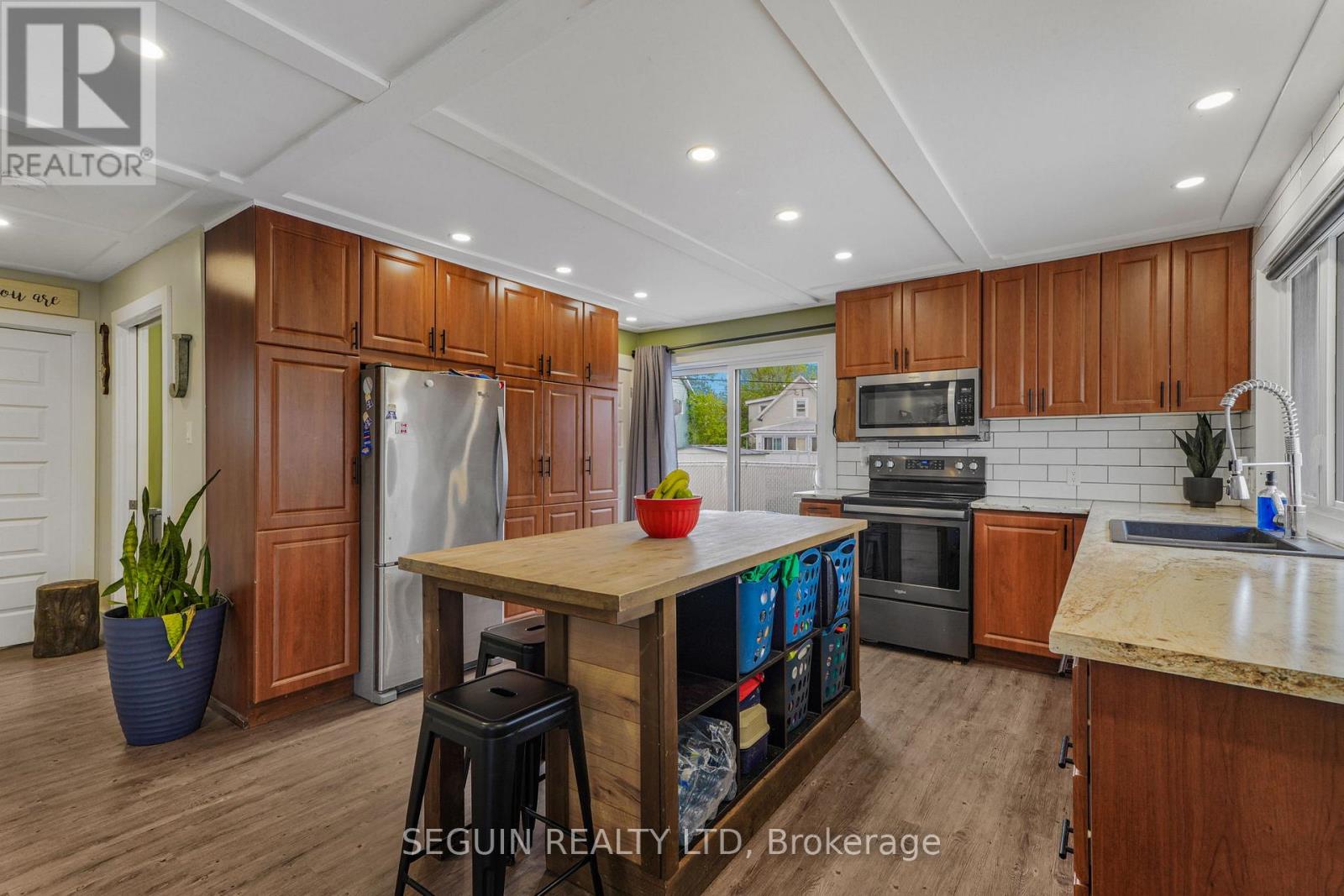 281 HAMPDEN STREET - 5