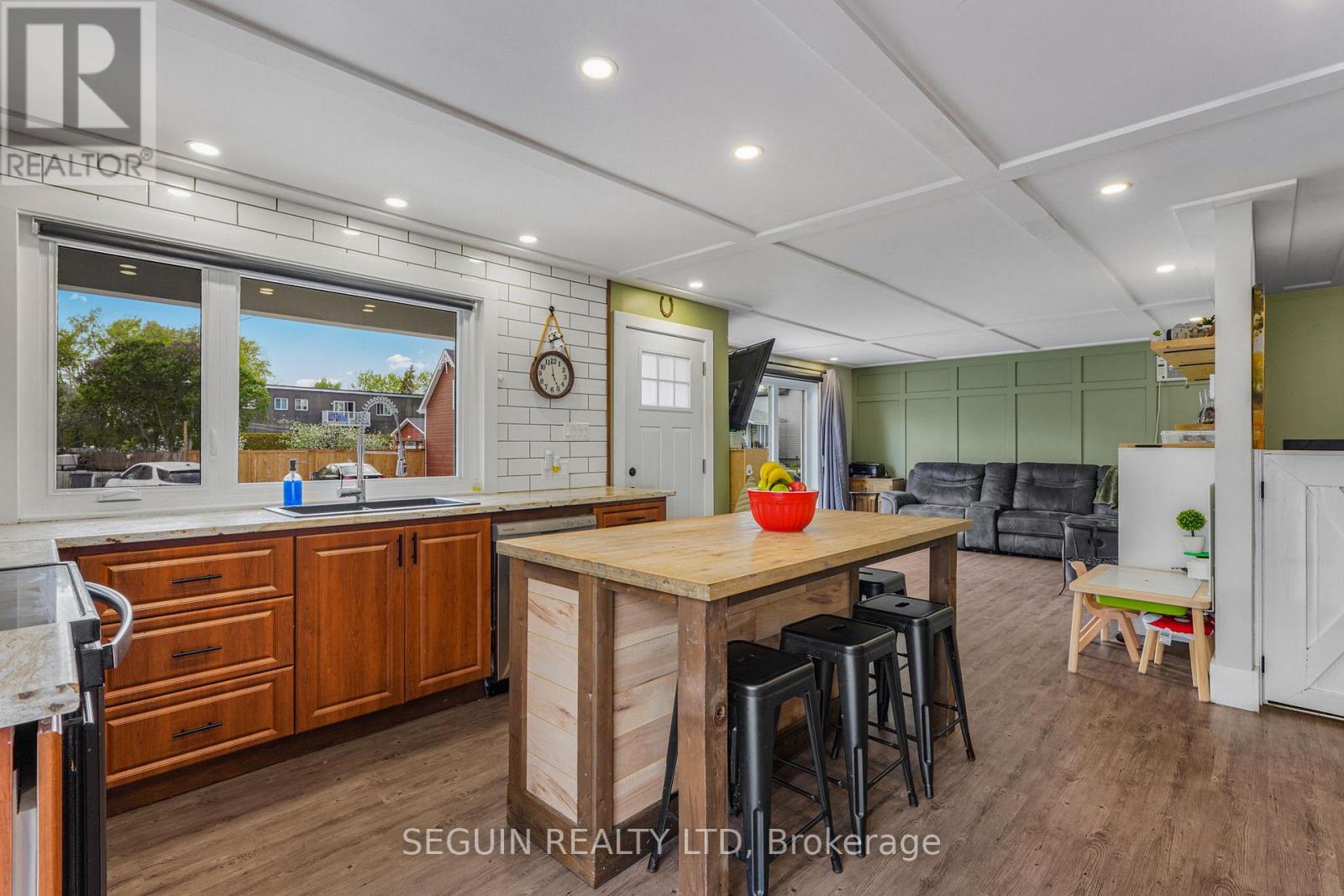 281 HAMPDEN STREET - 7
