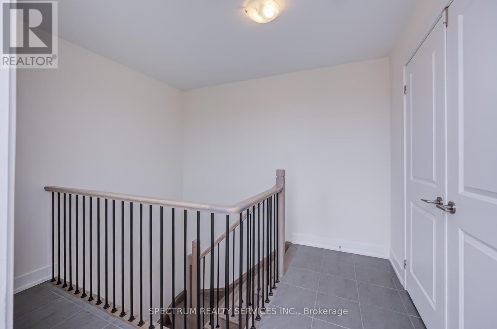 #3 7 PHELPS LANE - 28