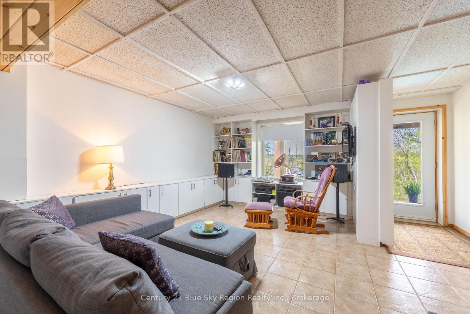 18 PARGETER DRIVE - 24