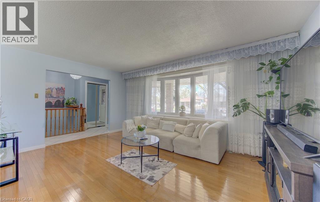170 MARTINGLEN Crescent - 11