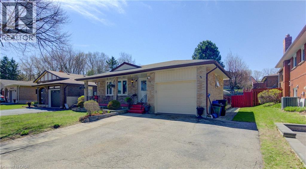 170 MARTINGLEN Crescent - 2