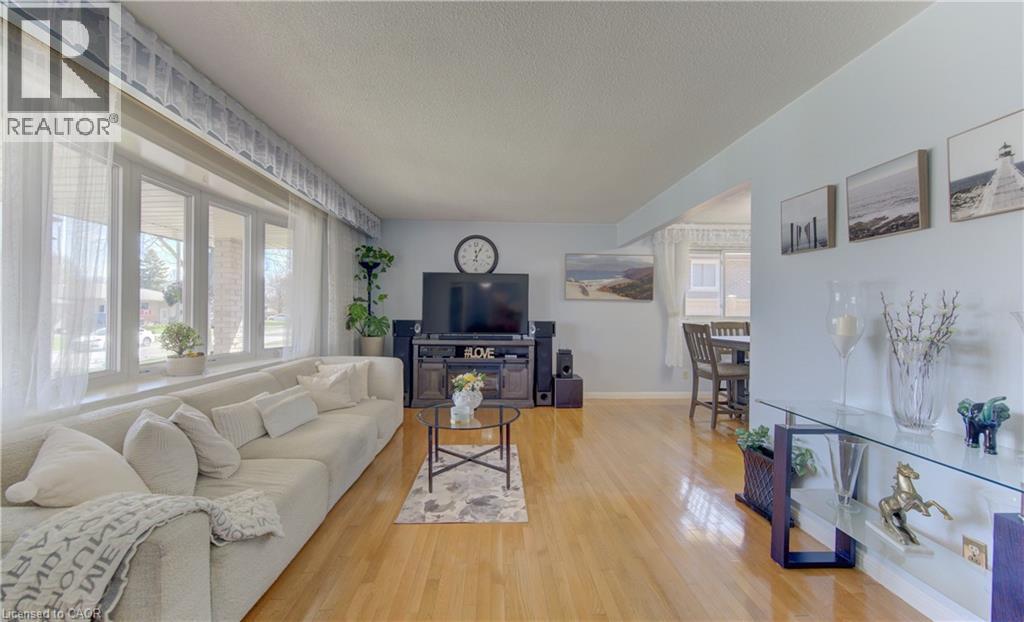 170 MARTINGLEN Crescent - 8