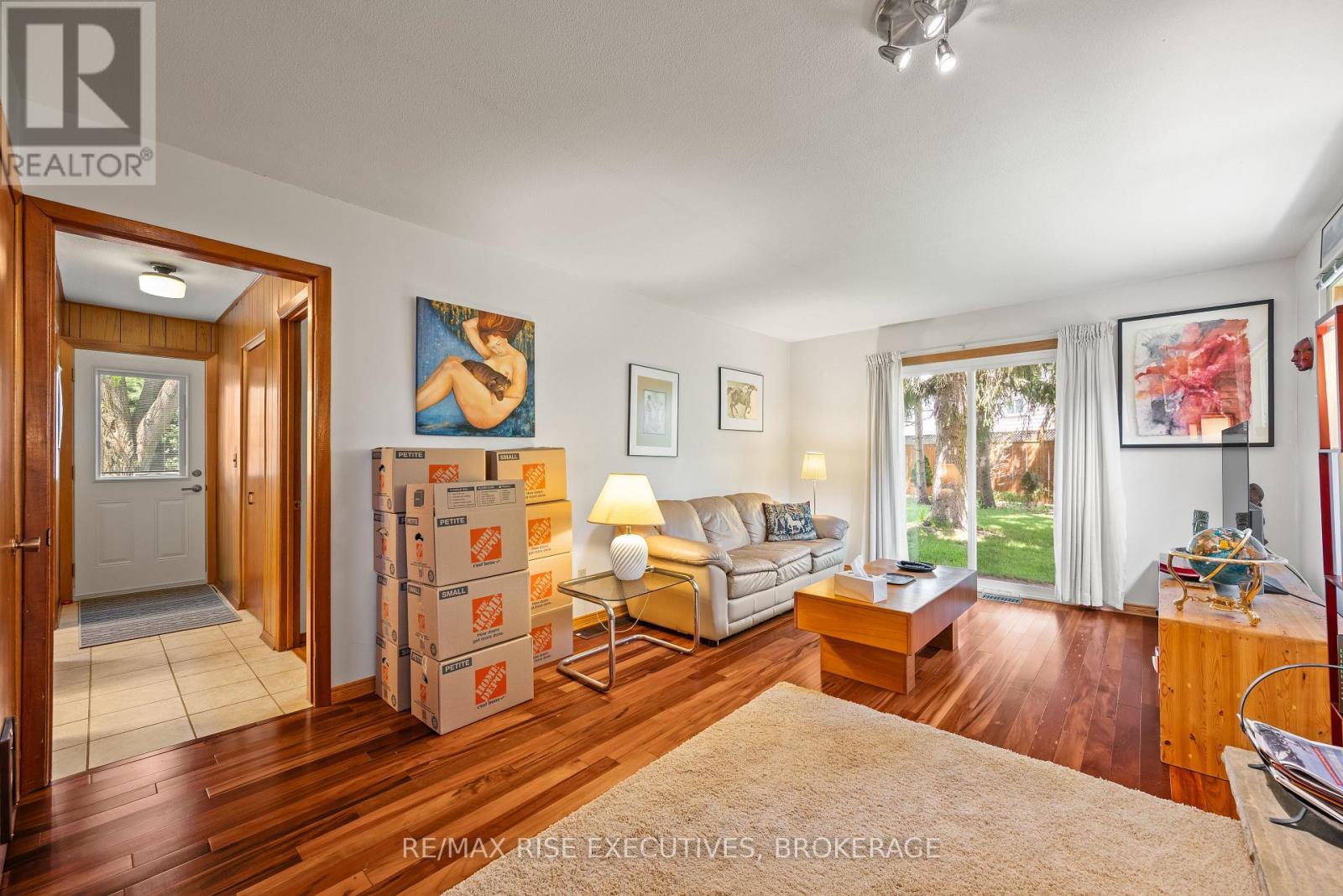 707 LAIDLAW CRESCENT - 11
