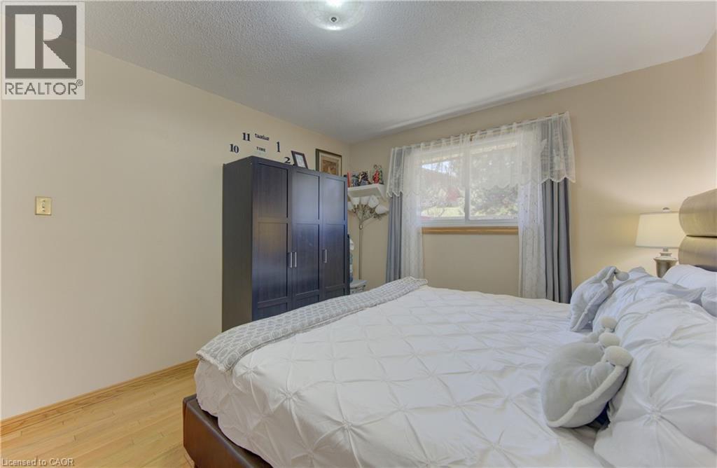 170 MARTINGLEN Crescent - 21
