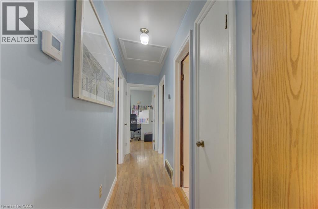 170 MARTINGLEN Crescent - 18