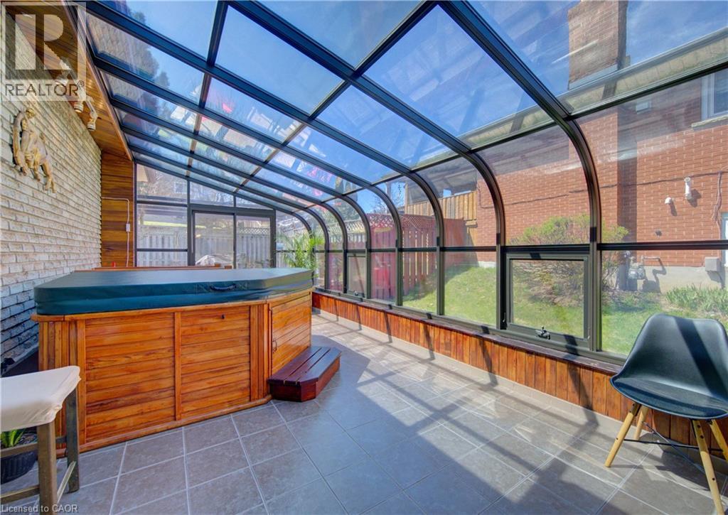 170 MARTINGLEN Crescent - 32