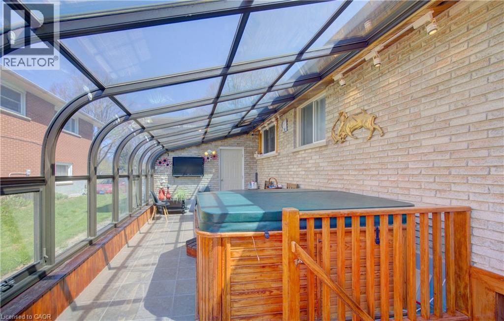 170 MARTINGLEN Crescent - 34