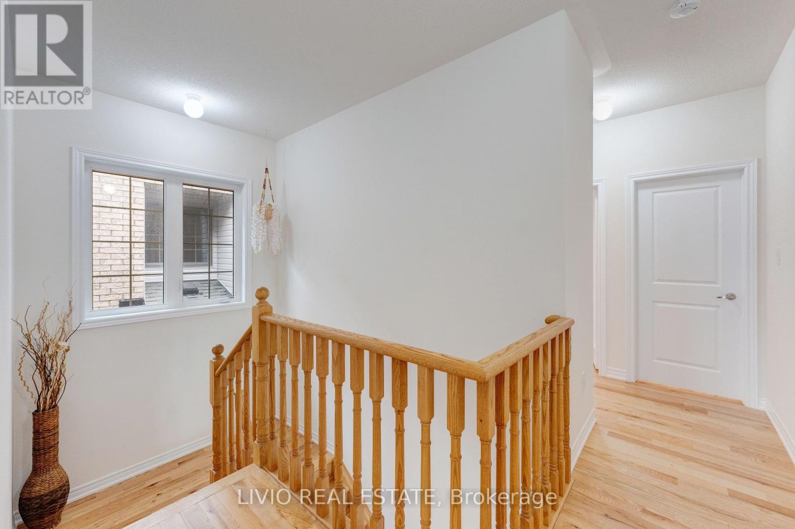 8 HOUSEFINCH AVENUE - 29