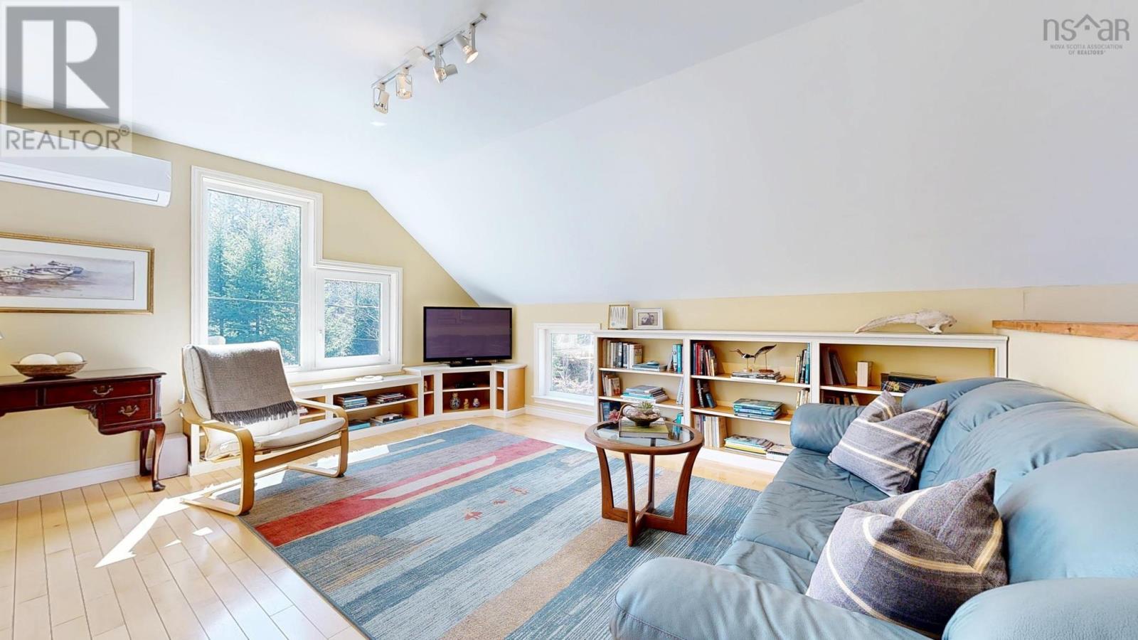 55 Lintlops Road - 25