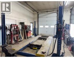 300 Frontage Street, Cut Knife, SK S0M0N0 Photo 14