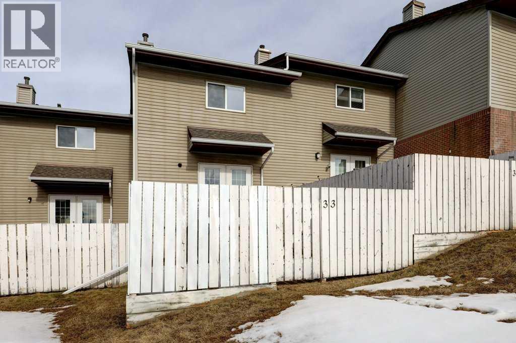 #33 64 Whitnel Court NE - 24