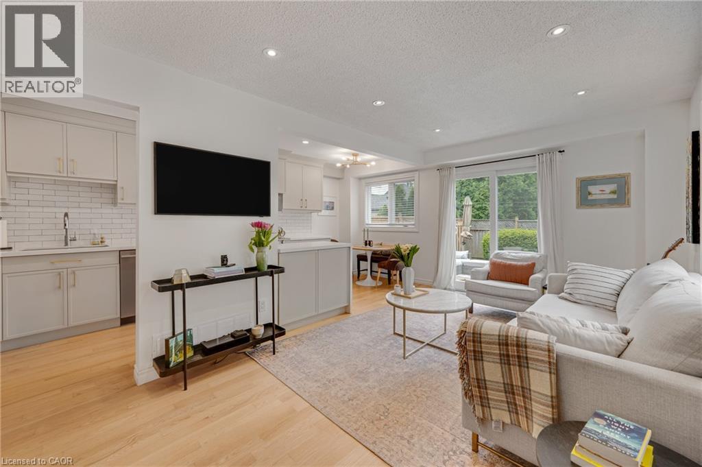 #6 2411 SOVEREIGN Street - Image 3