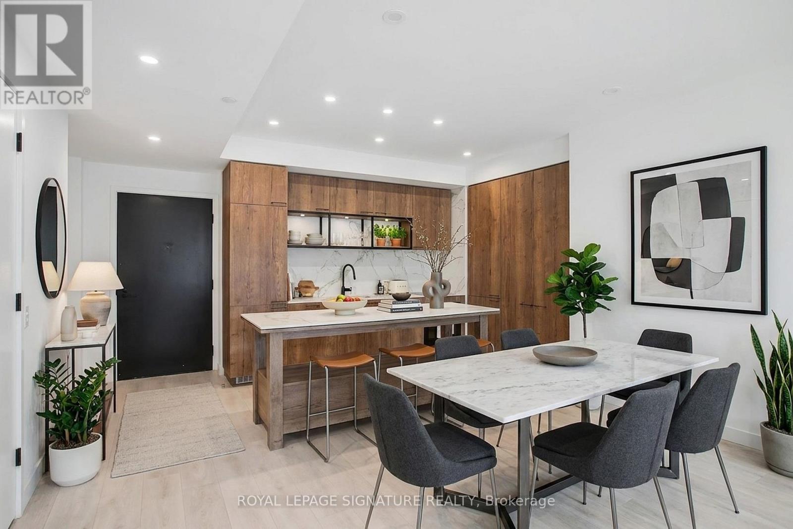 #725 505 RICHMOND STREET W - 5