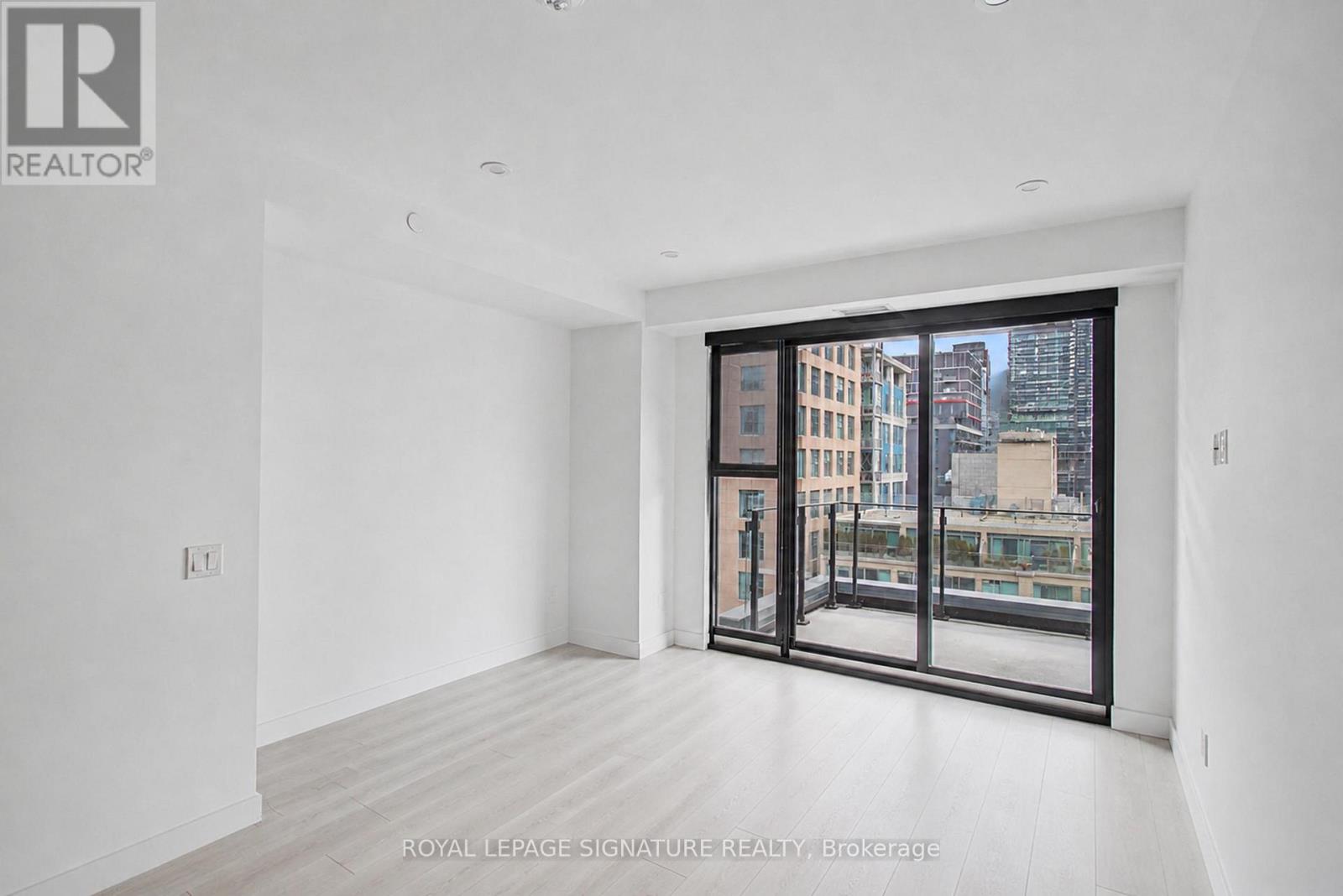 #725 505 RICHMOND STREET W - 9