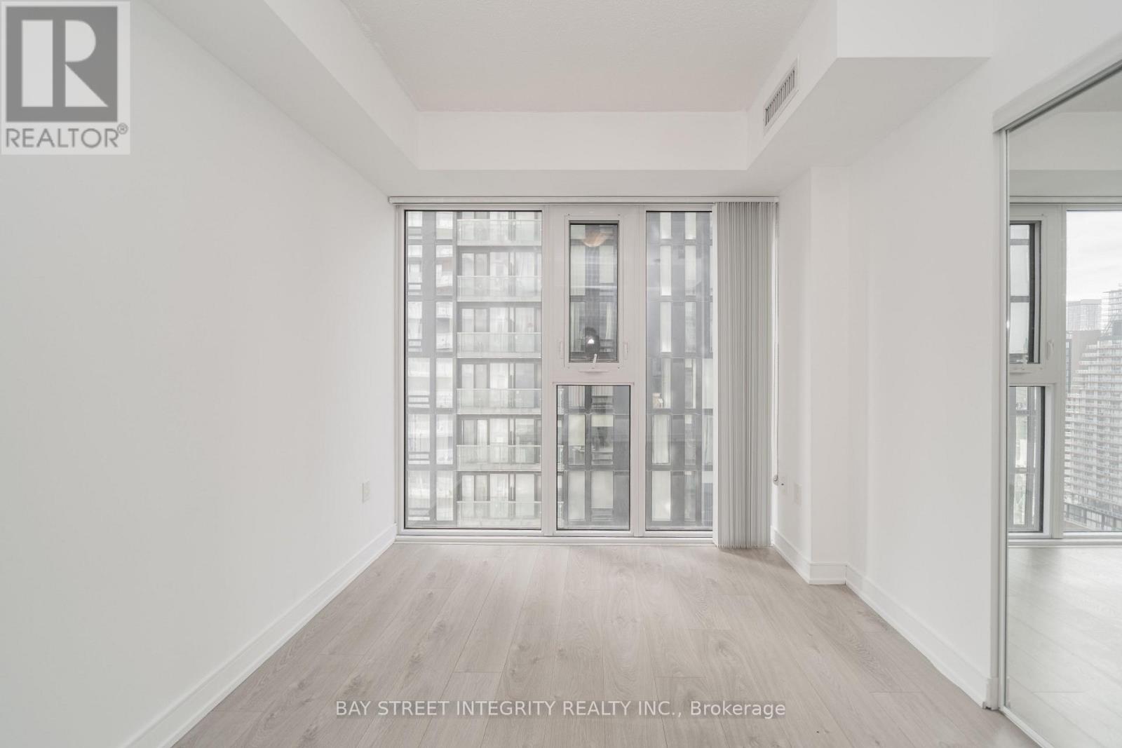 #2801 50 WELLESLEY E STREET - 5