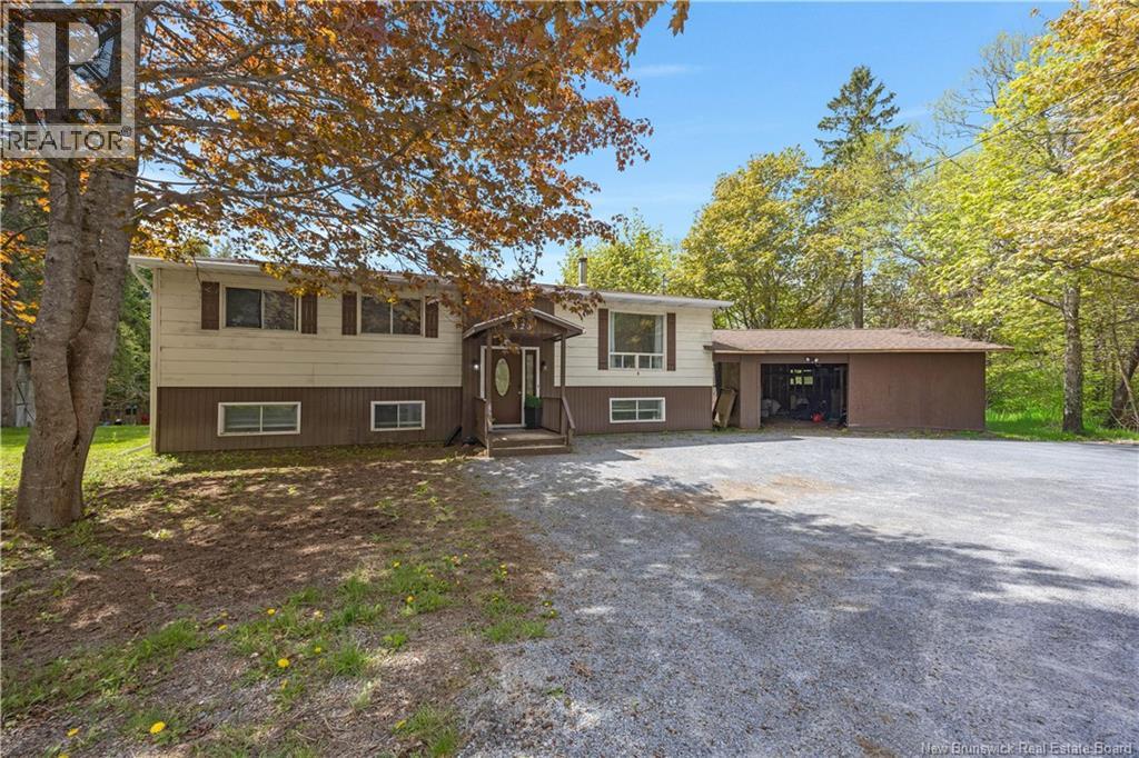 323 Gondola Point Road - 1