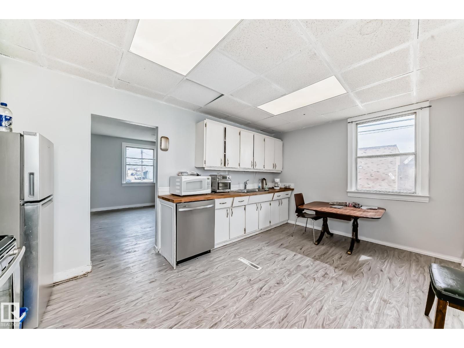 5013-5015 49 AV - photo 2