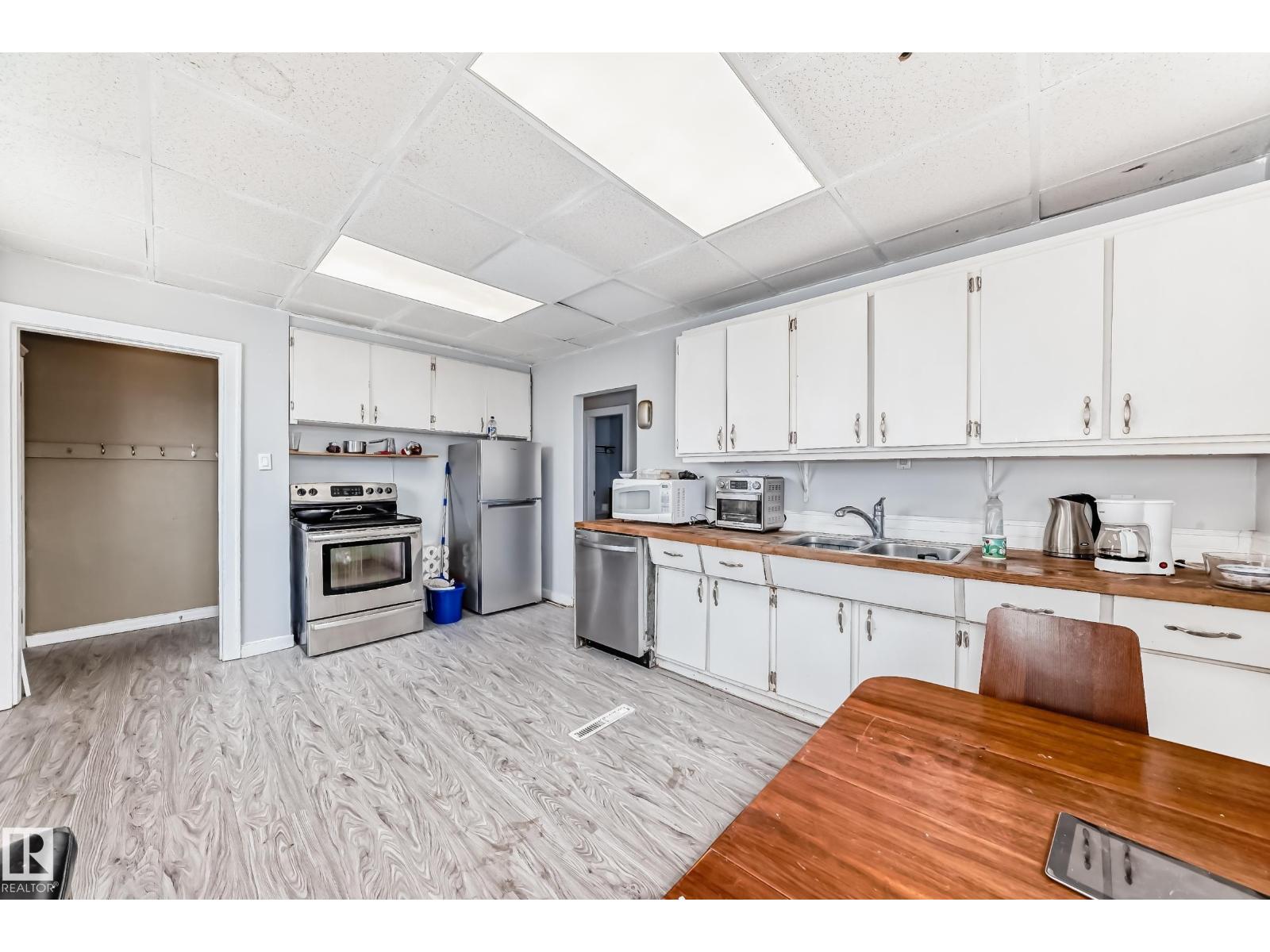 5013-5015 49 AV - photo 3