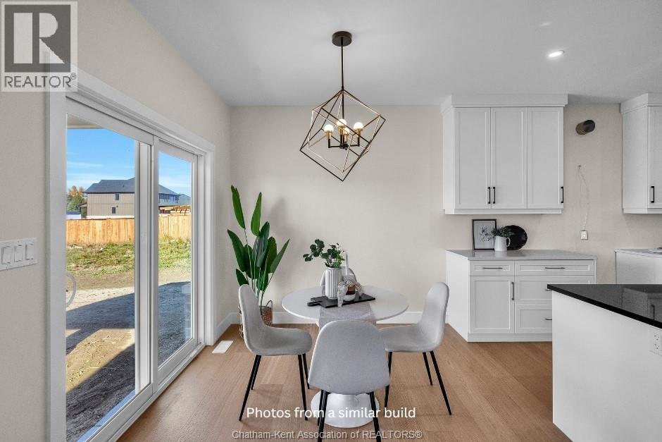 18 Rosewood CRESCENT - 13