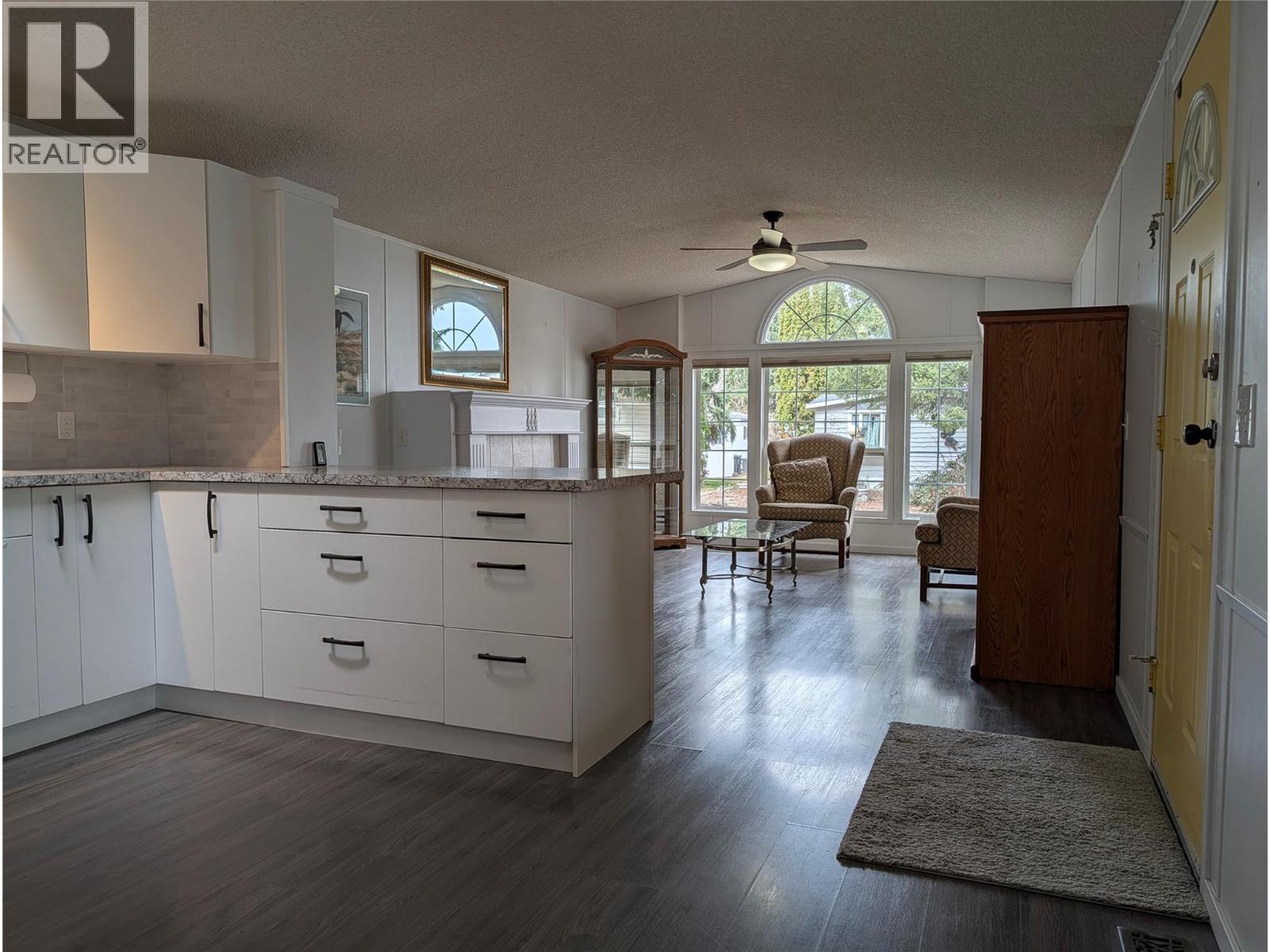 #27 3535 Casorso Road - 12