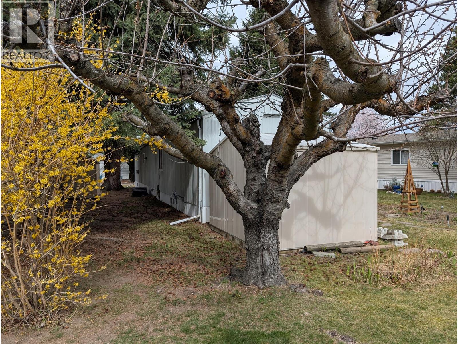 #27 3535 Casorso Road - 6
