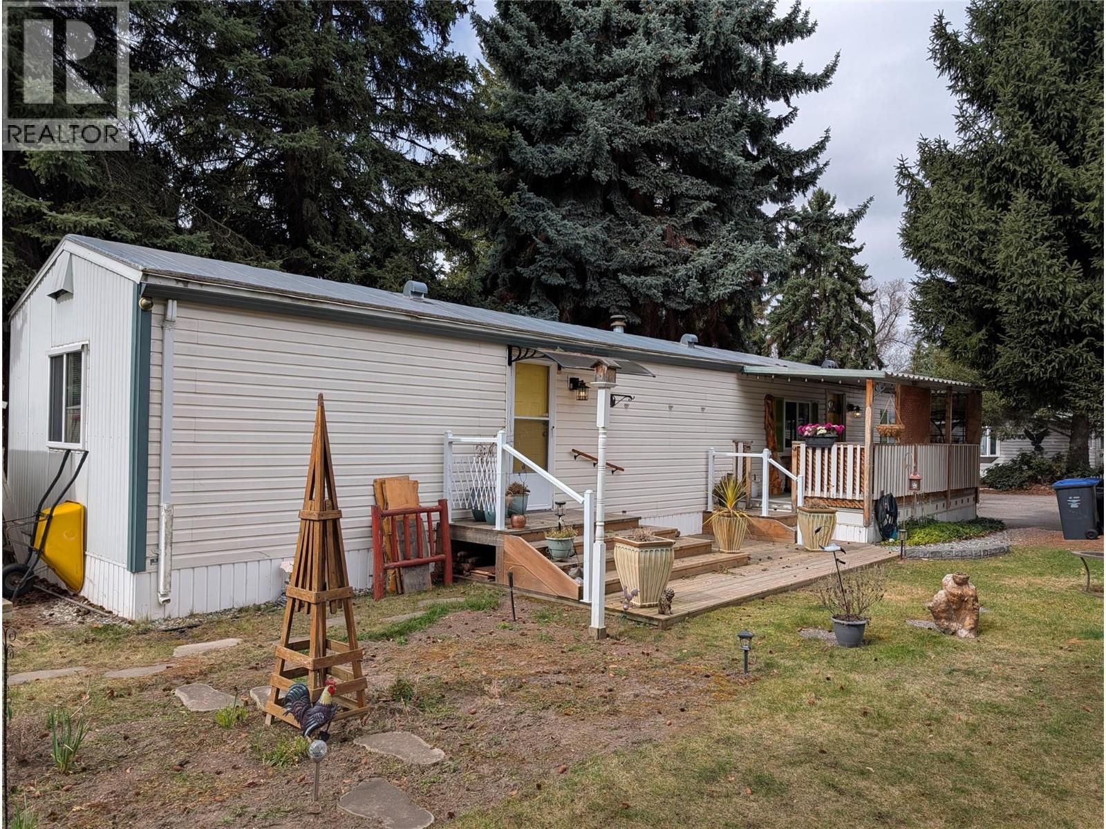 #27 3535 Casorso Road - 4