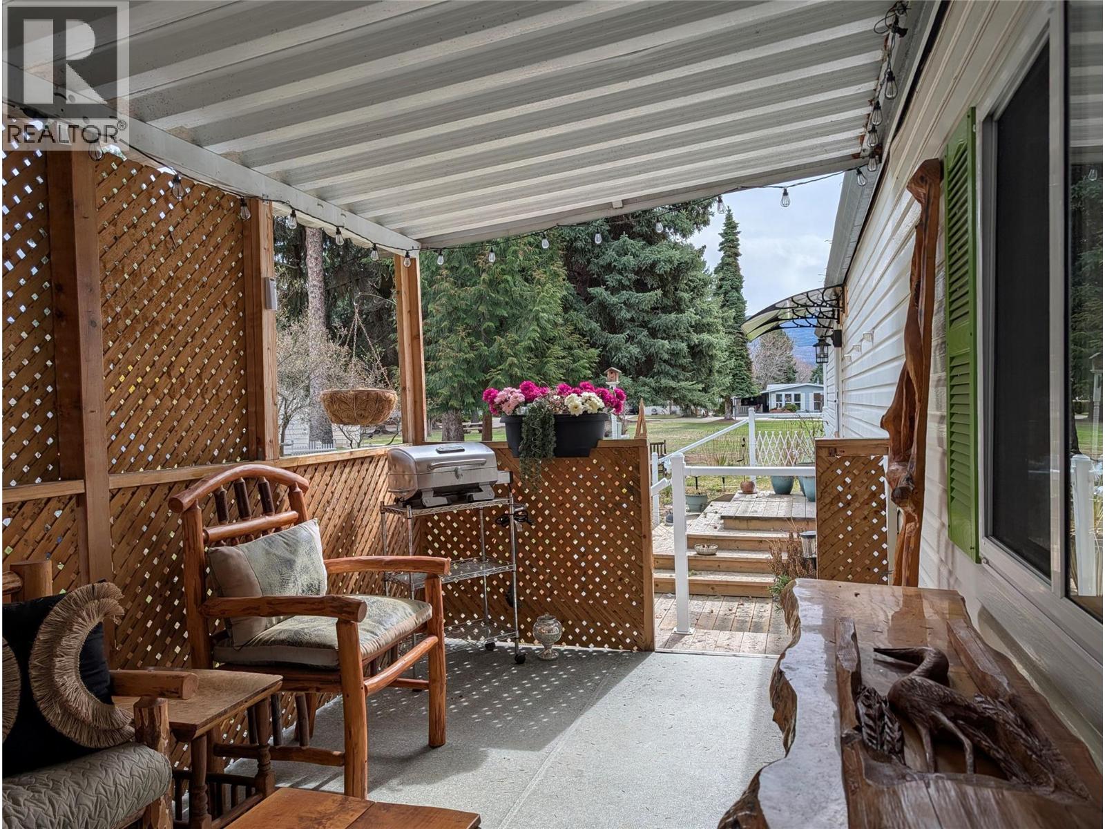 #27 3535 Casorso Road - 17