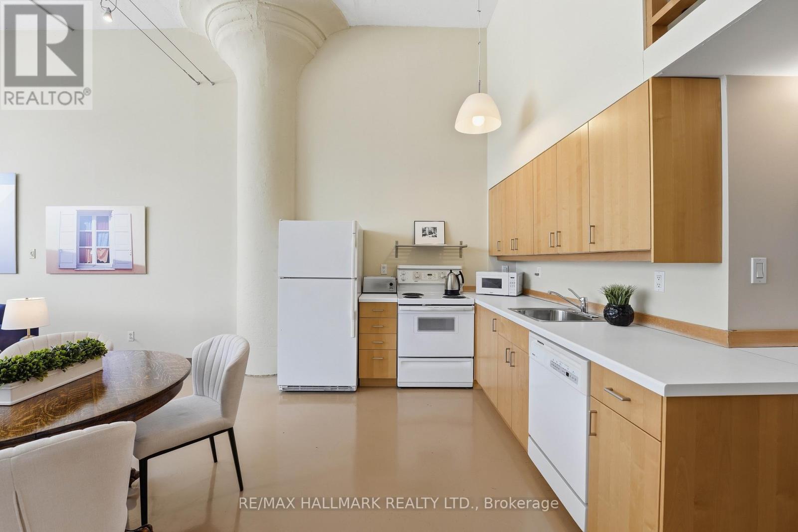 #203 245 CARLAW AVENUE - 11